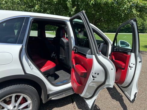 Used 2015 Porsche Cayenne Diesel image 12