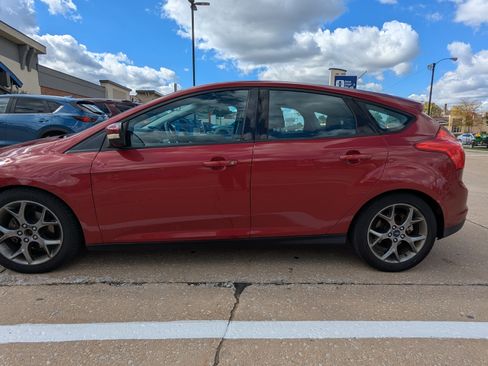 Used 2014 Ford Focus SE w/ Equipment Group 201A image 1