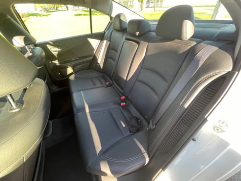 Used 2017 Honda Accord EX-L image 11