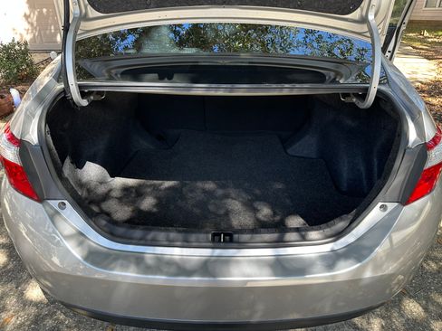 Used 2016 Toyota Corolla L image 9