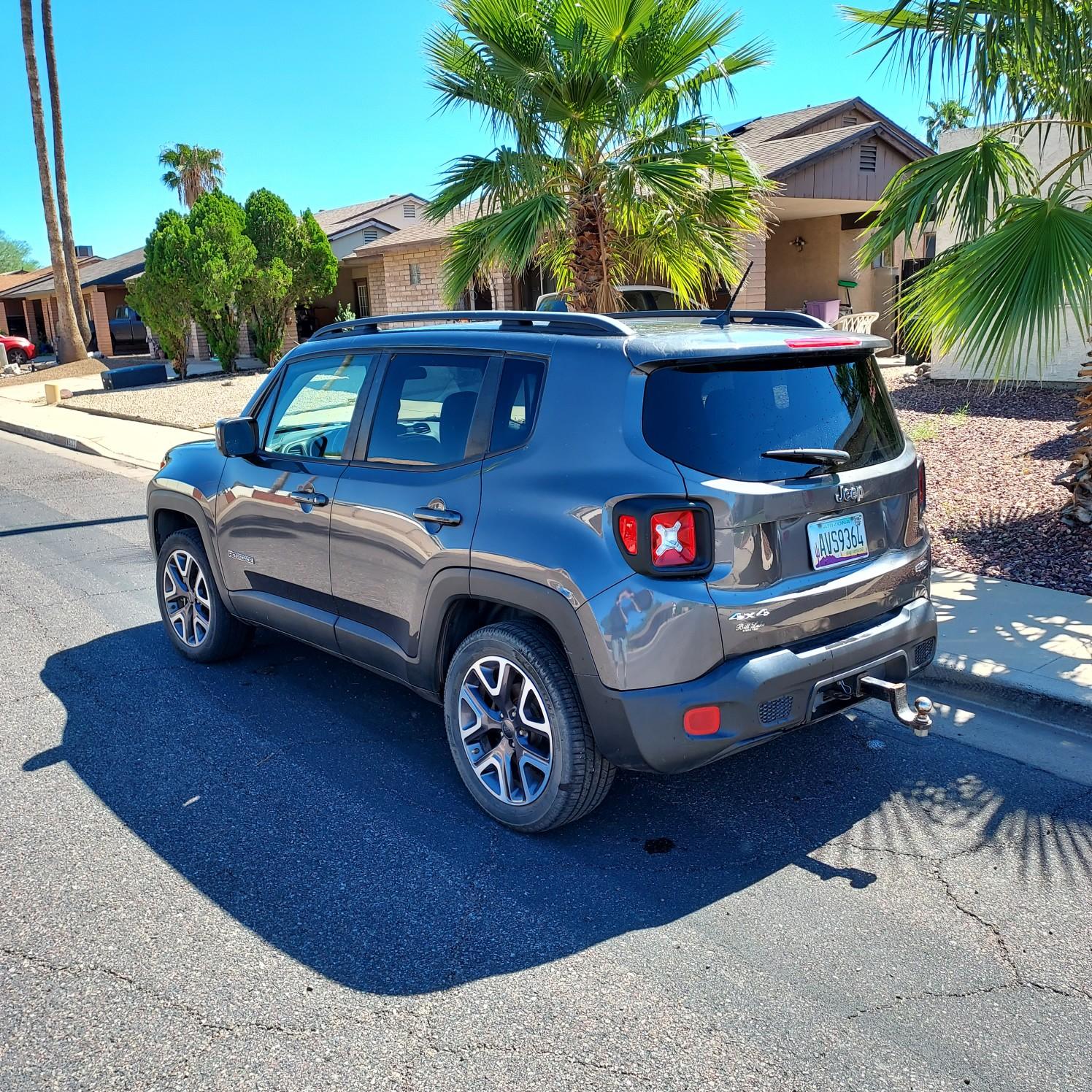 Used 2016 Jeep Renegade Latitude AWD/4WD image 8