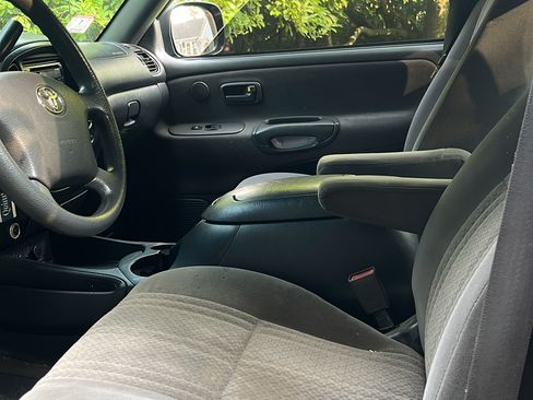 Used 2004 Toyota Tundra SR5 image 9