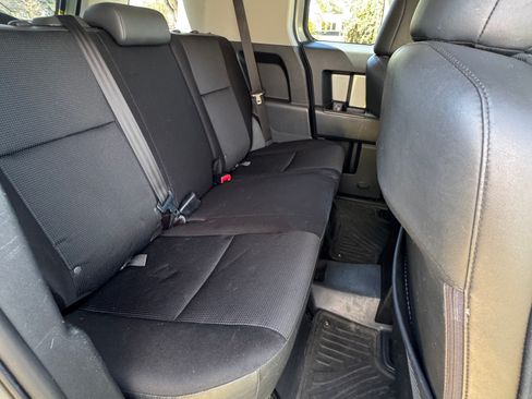 Used 2012 Toyota FJ Cruiser 4WD w/ Upgrade Pkg image 17