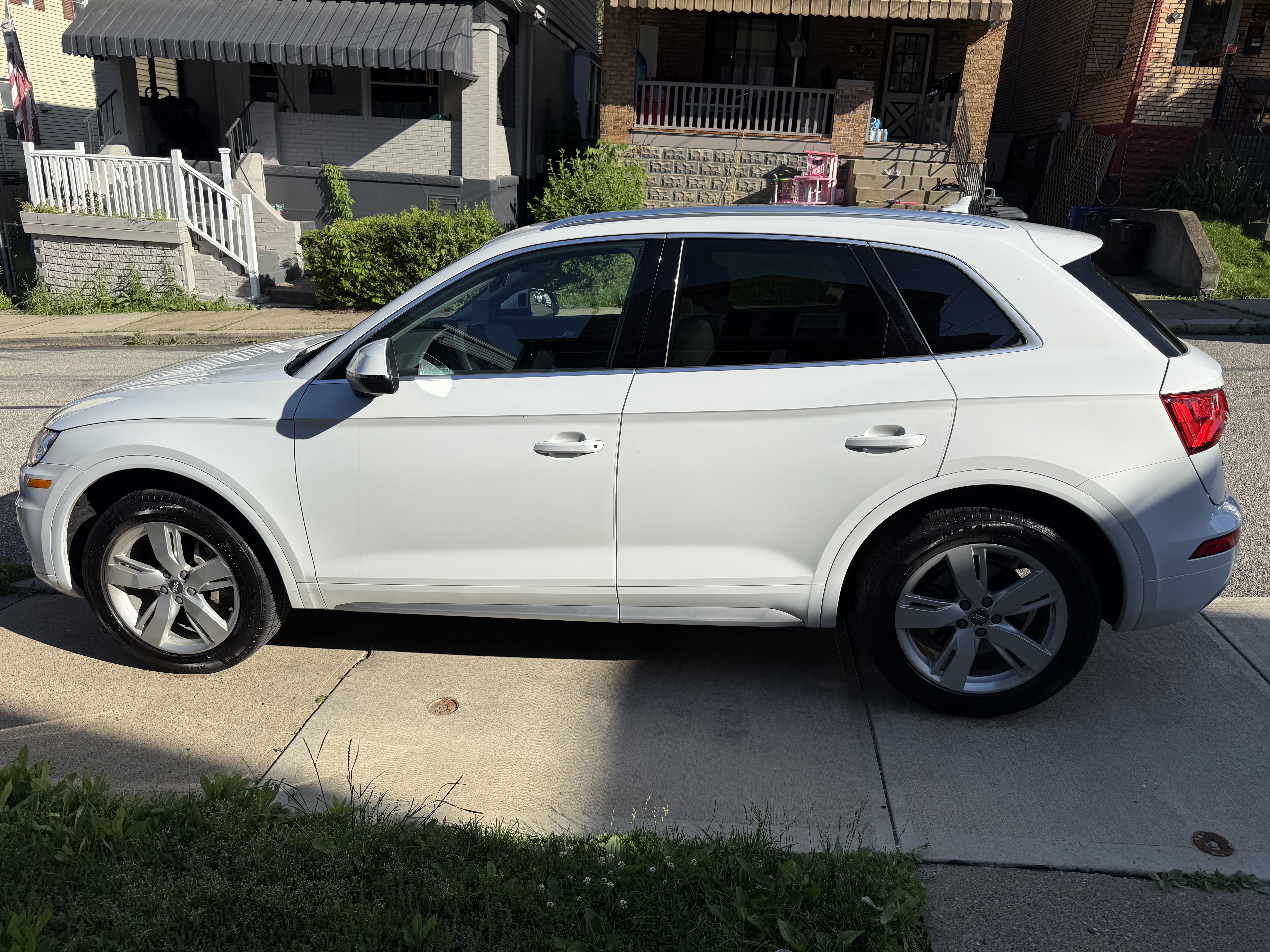 Used 2019 Audi Q5 2.0T Premium Plus w/ Premium Plus Package AWD/4WD image 21