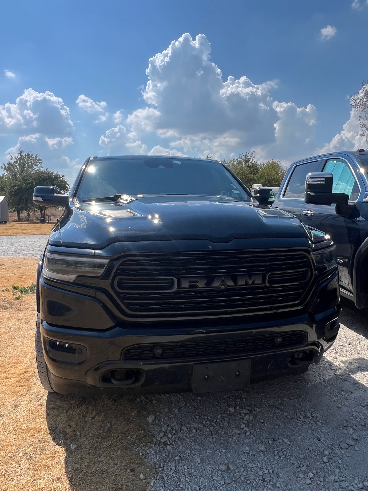 Used 2020 RAM 1500 Limited w/ Black Appearance Package AWD/4WD image 2