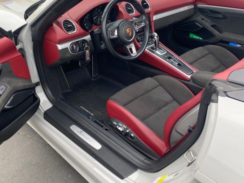 Used 2022 Porsche 718 Boxster Spyder image 14