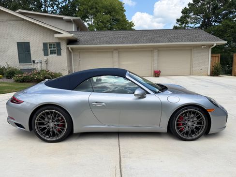 Used 2017 Porsche 911 Carrera S RWD image 2