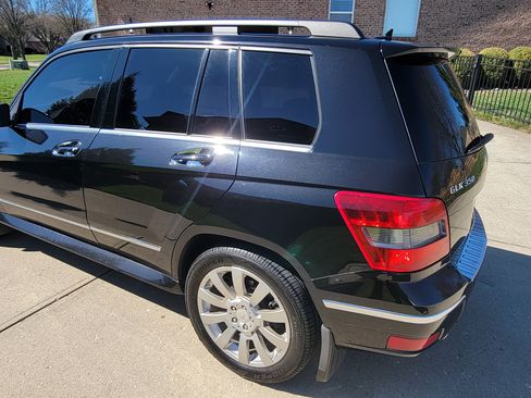 Used 2010 Mercedes-Benz GLK 350 4MATIC image 2