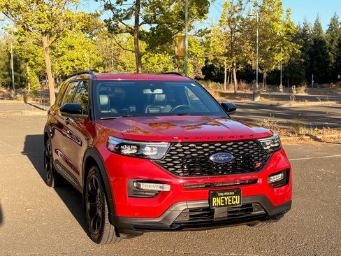 Used 2022 Ford Explorer ST w/ Equipment Group 401A RWD image 6