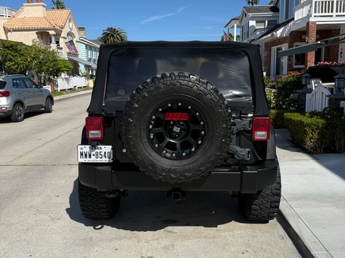 Used 2013 Jeep Wrangler Sport image 14