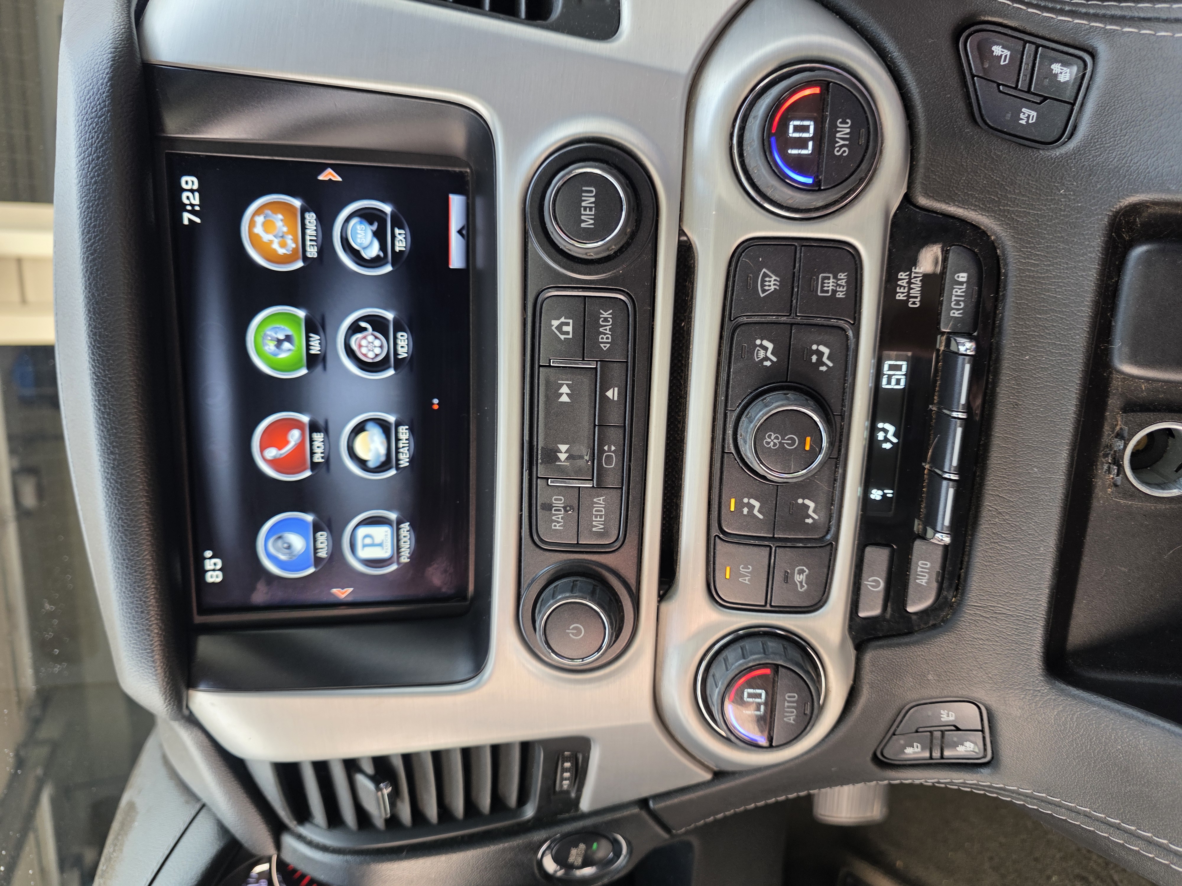 Used 2015 GMC Yukon XL SLT w/ Open Road Package AWD/4WD image 13