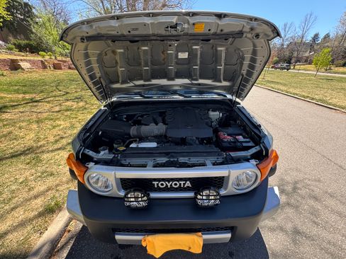 Used 2012 Toyota FJ Cruiser 4WD w/ Upgrade Pkg image 9