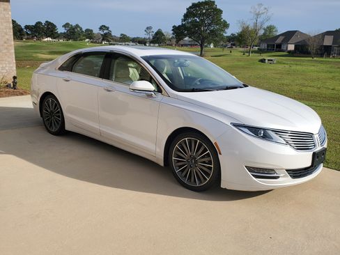 Used 2015 Lincoln MKZ Hybrid Sedan 4D w/ Equipment Group 202A Reserve image 1