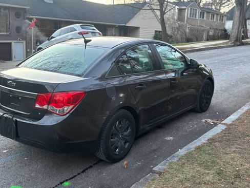 Used 2014 Chevrolet Cruze LS image 4