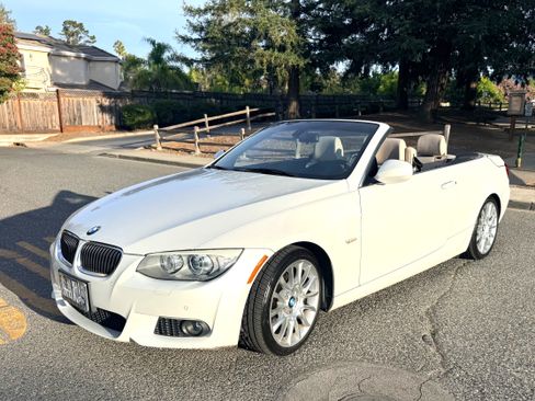 Used 2013 BMW 328i Convertible RWD image 1