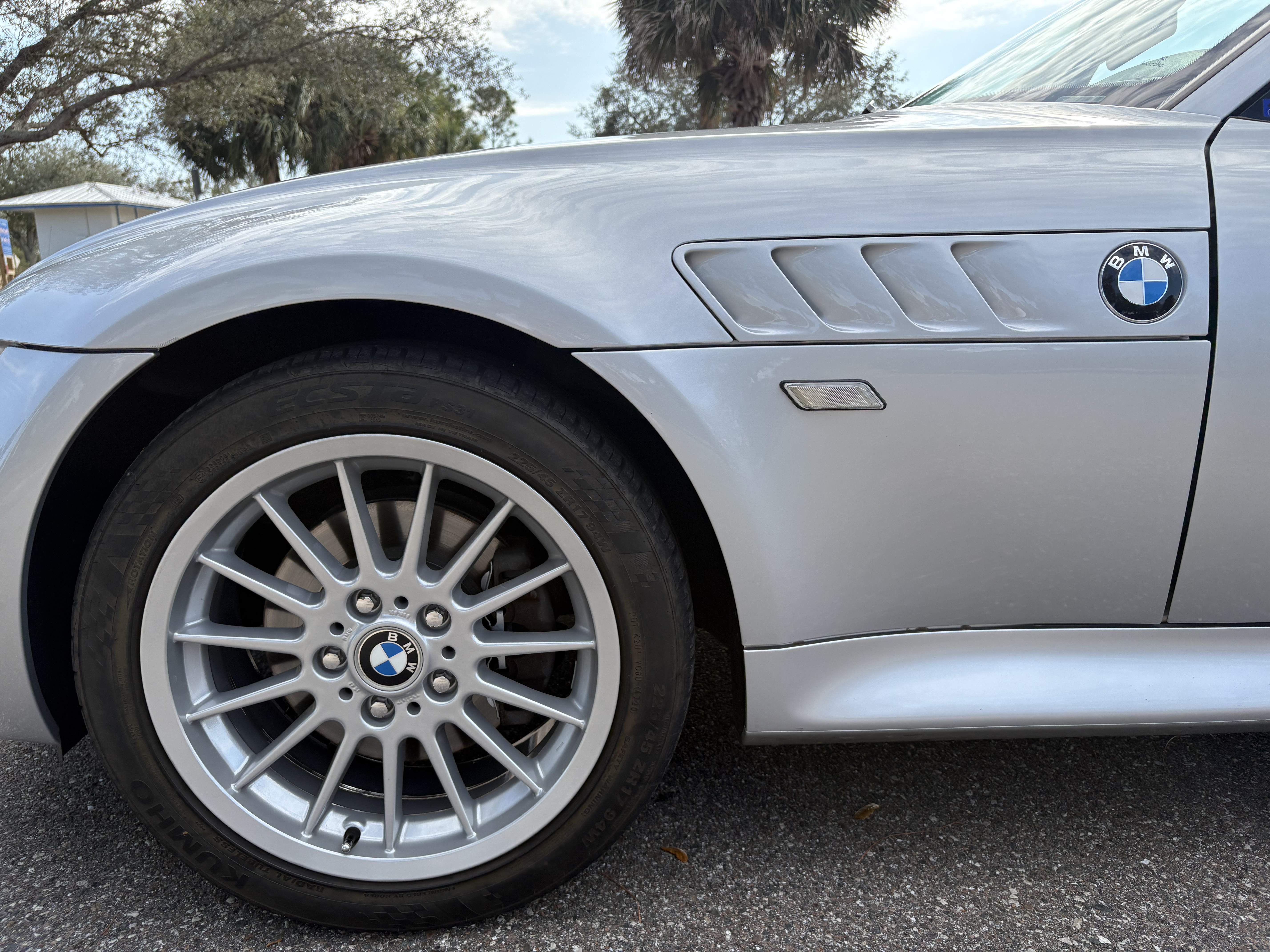 Used 2001 BMW Z3 3.0i RWD image 17