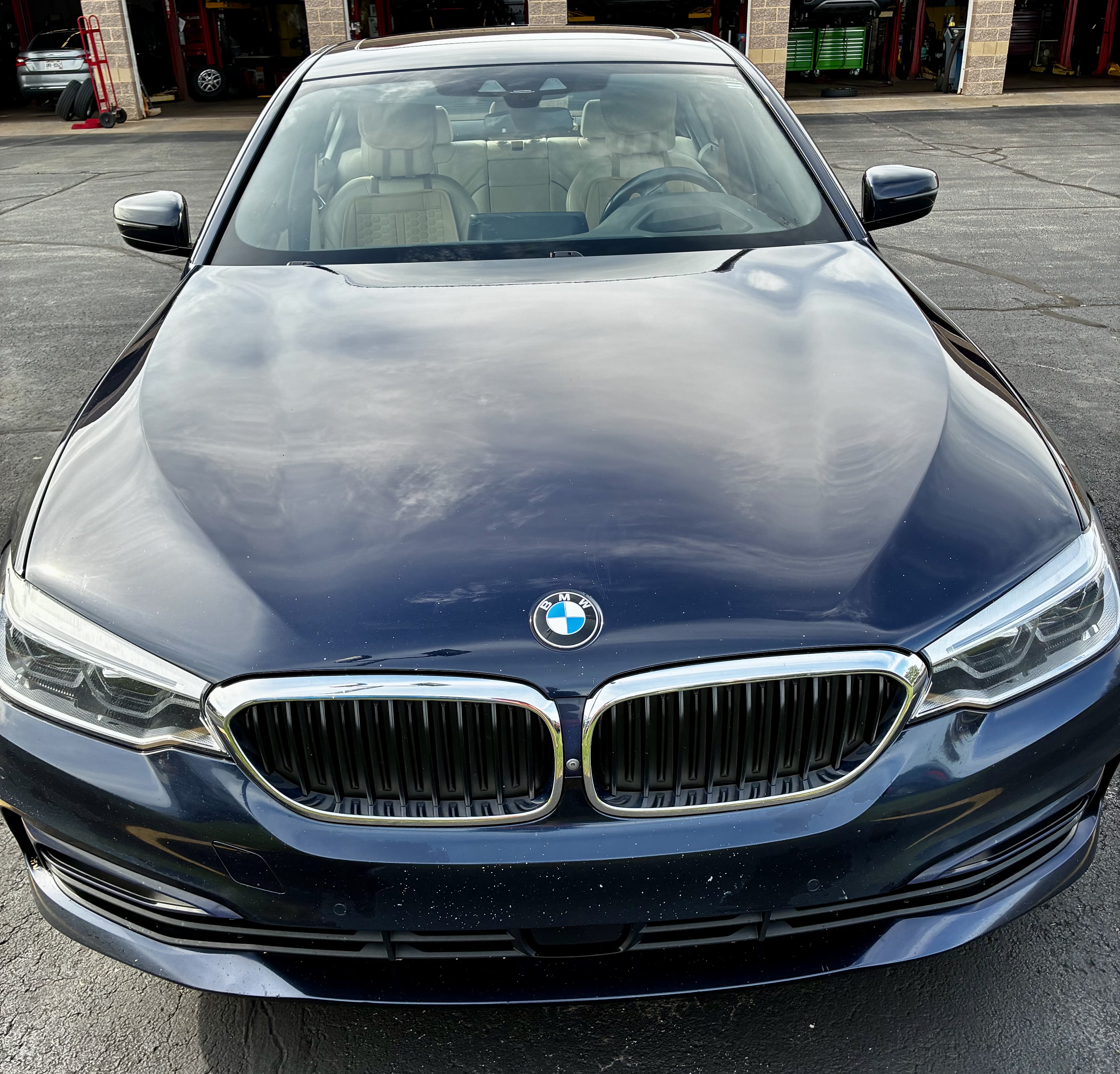 Used 2018 BMW 530e xDrive AWD/4WD image 4