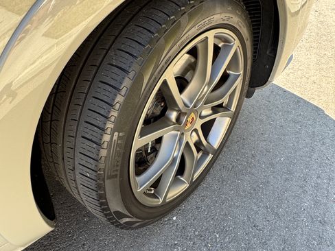 Used 2023 Porsche Cayenne GTS image 5