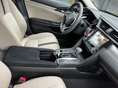 Used 2017 Honda Civic EX image 8