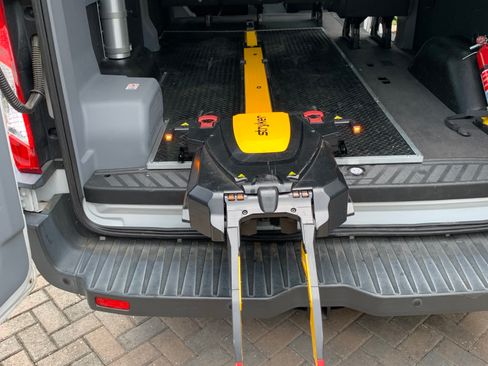 Used 2016 Ford Transit 350 XLT image 10