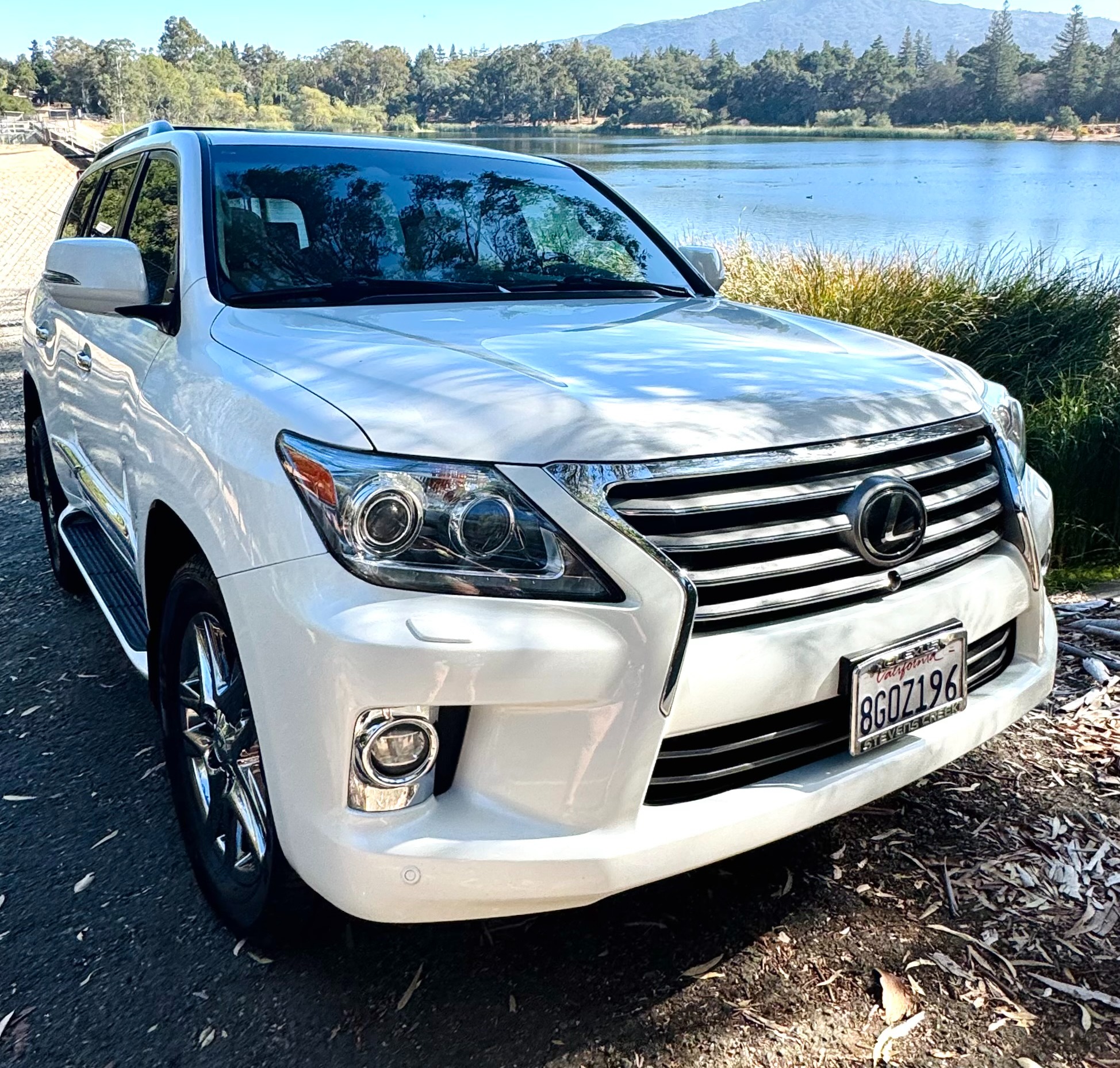 Used 2015 Lexus LX 570 4WD image 1