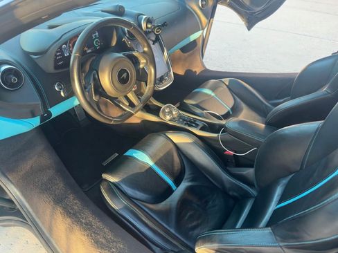 Used 2020 McLaren 570S Spider image 4