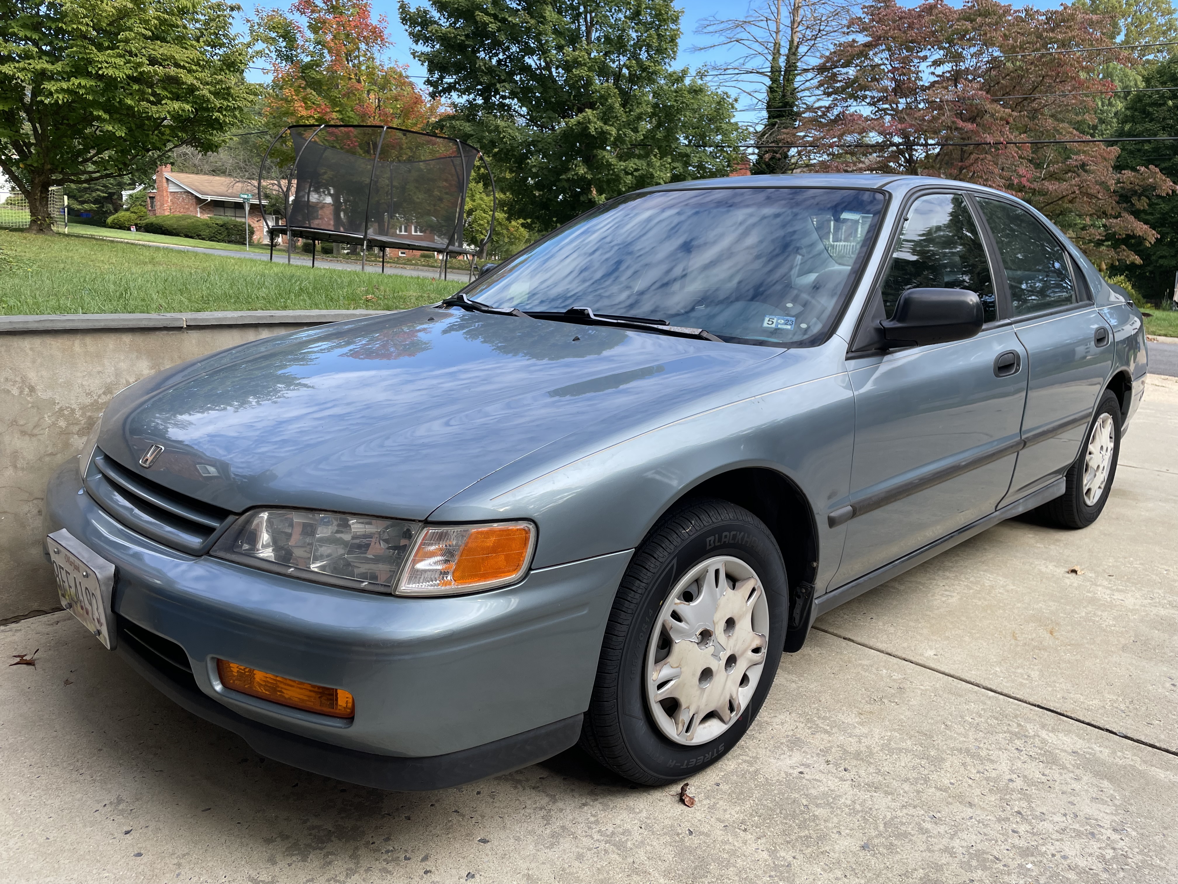 Used 1995 Honda Accord DX image 1