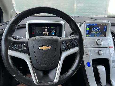Used 2013 Chevrolet Volt w/ Enhanced Safety Package 2 image 8