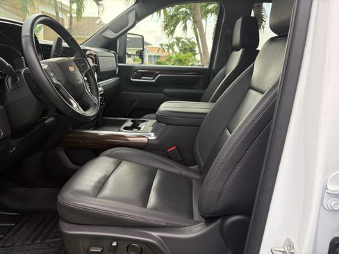 Used 2025 Chevrolet Silverado 2500 LT w/ All Star Edition AWD/4WD image 9