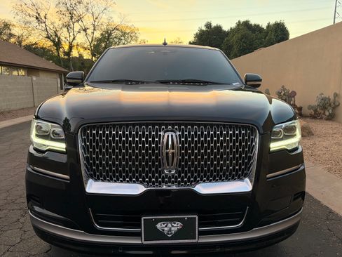 Used 2022 Lincoln Navigator L Reserve image 1