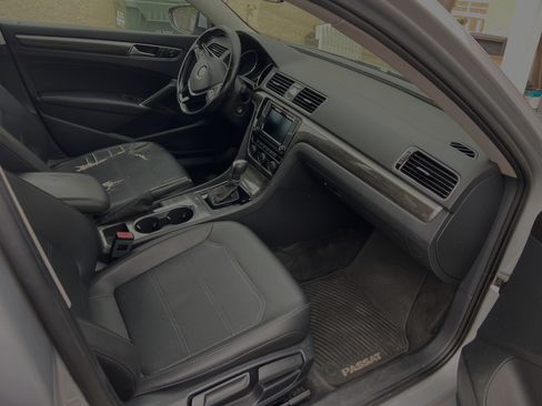 Used 2016 Volkswagen Passat 1.8T SE image 9