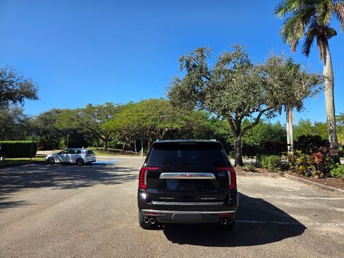 Used 2023 GMC Yukon Denali image 5