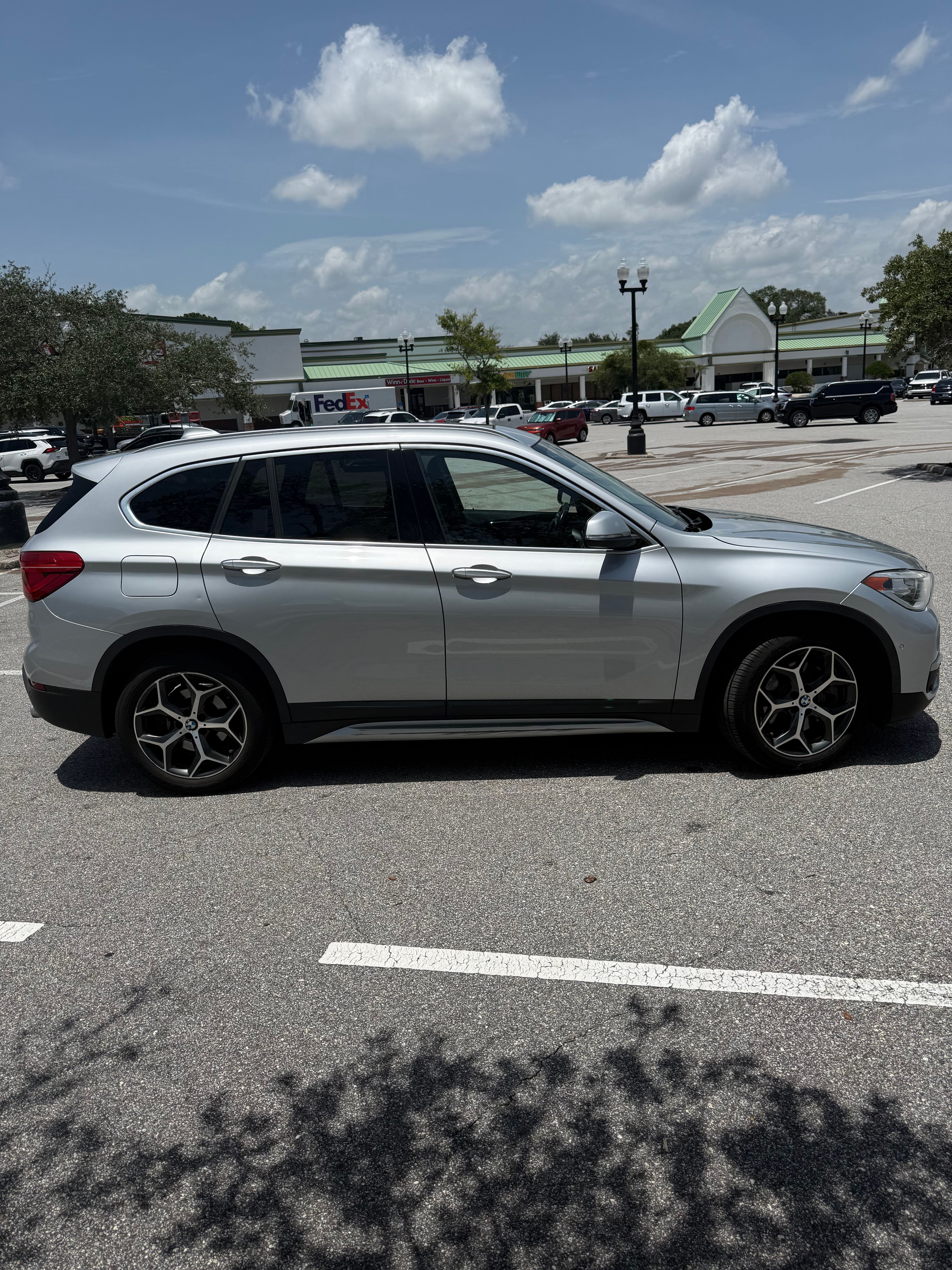 Used 2018 BMW X1 sDrive28i FWD image 1