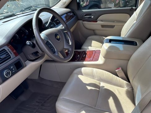 Used 2013 Chevrolet Tahoe LTZ image 12