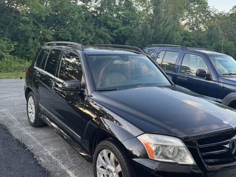 Used 2010 Mercedes-Benz GLK 350 4MATIC image 2