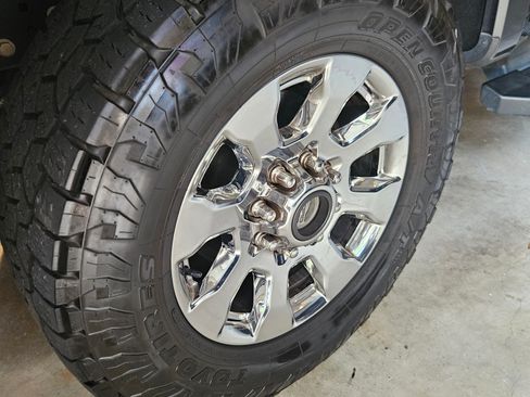 Used 2018 Ford F250 Lariat w/ Chrome Package image 7