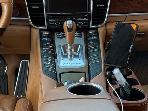 Used 2013 Porsche Panamera S image 21