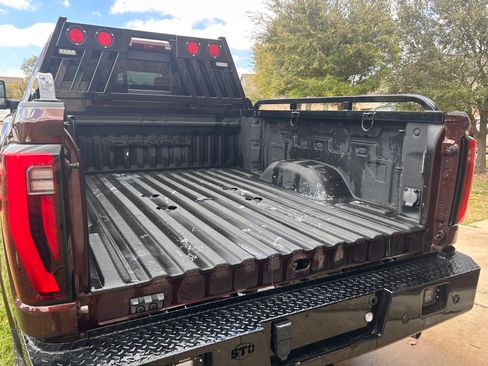 Used 2024 GMC Sierra 2500 Denali Ultimate AWD/4WD image 8