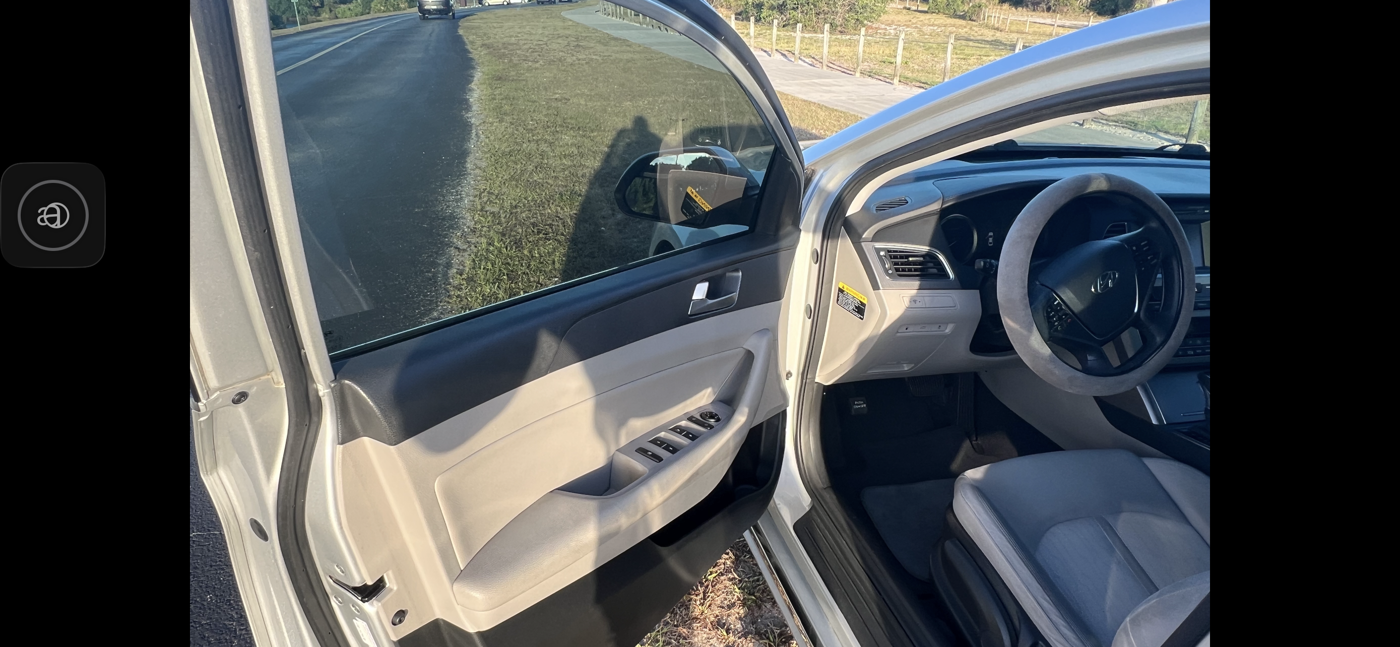 Used 2017 Hyundai Sonata SE FWD image 2