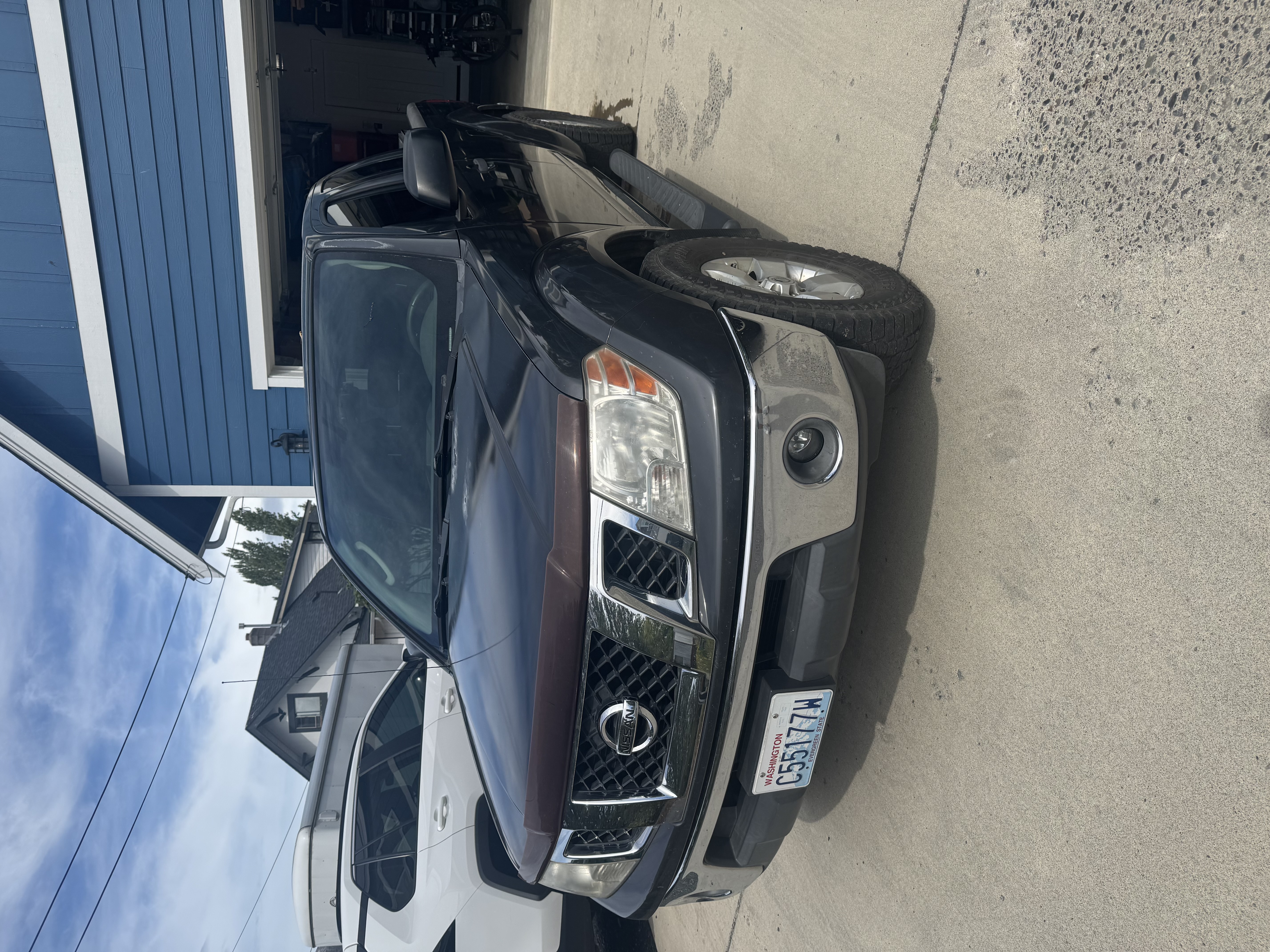 Used 2010 Nissan Frontier SE w/ SE Value Truck Pkg RWD image 1