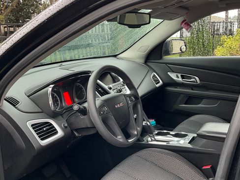 Used 2017 GMC Terrain SLE image 8