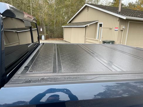 Used 2021 GMC Sierra 1500 SLT w/ SLT Premium Package image 8