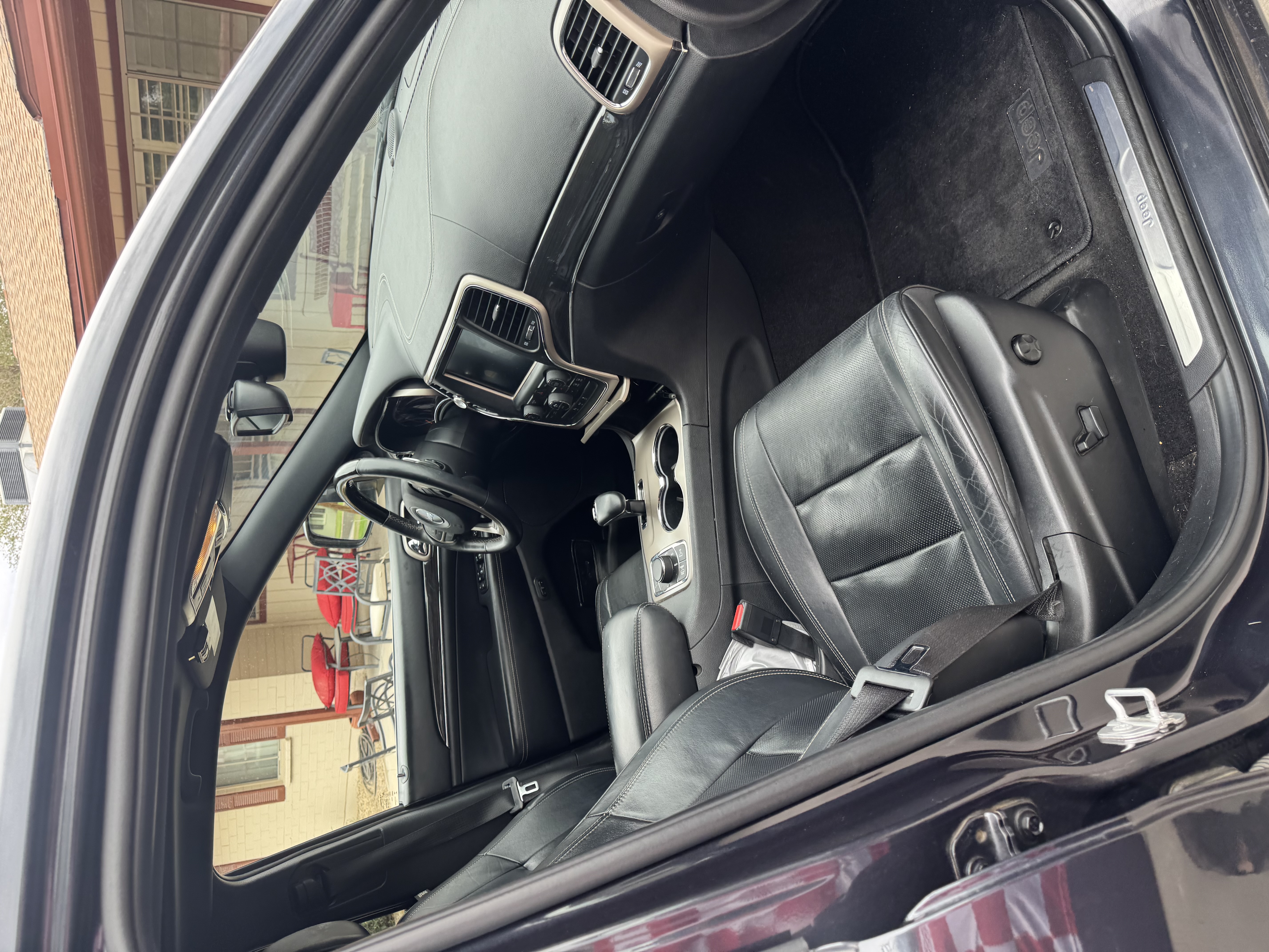 Used 2015 Jeep Grand Cherokee Overland AWD/4WD image 4