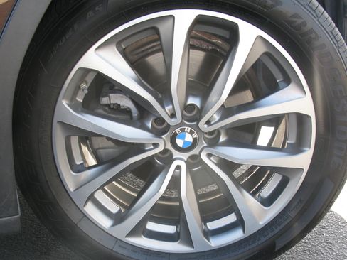 Used 2019 BMW X3 xDrive30i w/ Driving Assistance Package image 17