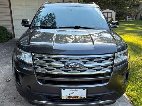 Used 2018 Ford Explorer XLT w/ Equipment Group 201A AWD/4WD image 4