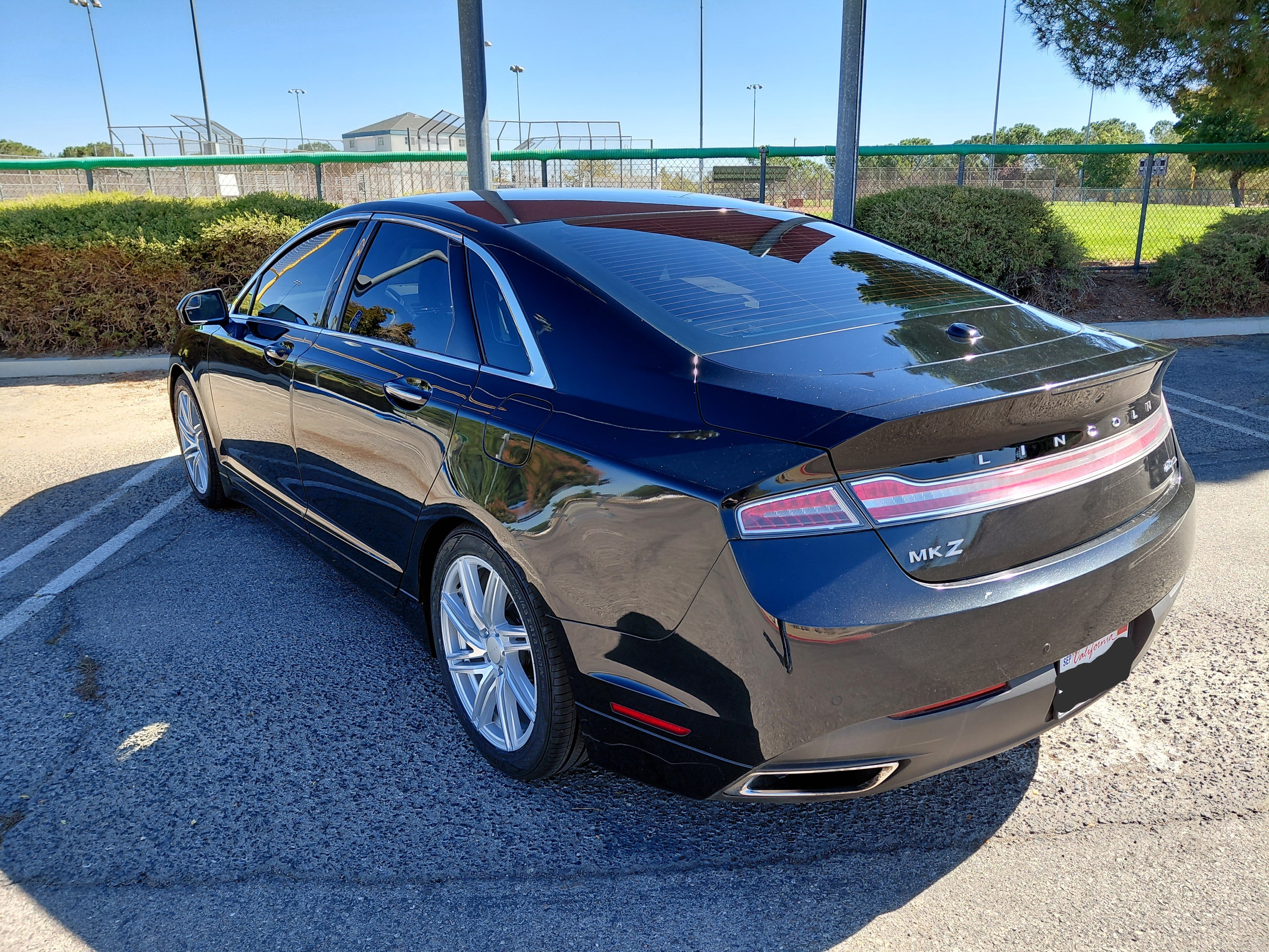 Used 2013 Lincoln MKZ FWD image 6