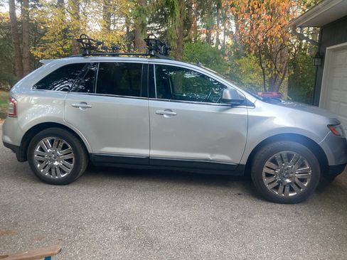 Used 2010 Ford Edge Limited image 17