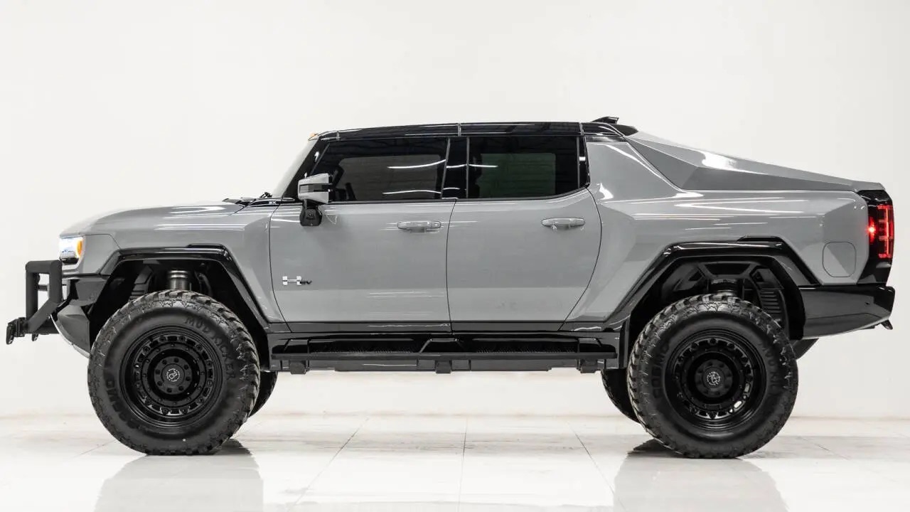 Used 2024 GMC Hummer EV 2X AWD/4WD image 10