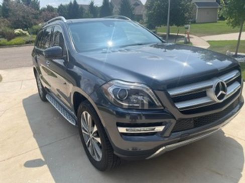 Used 2015 Mercedes-Benz GL 450 4MATIC image 4
