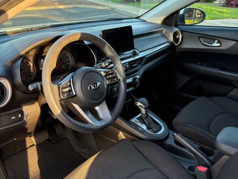 Used 2019 Kia Forte LXS image 12